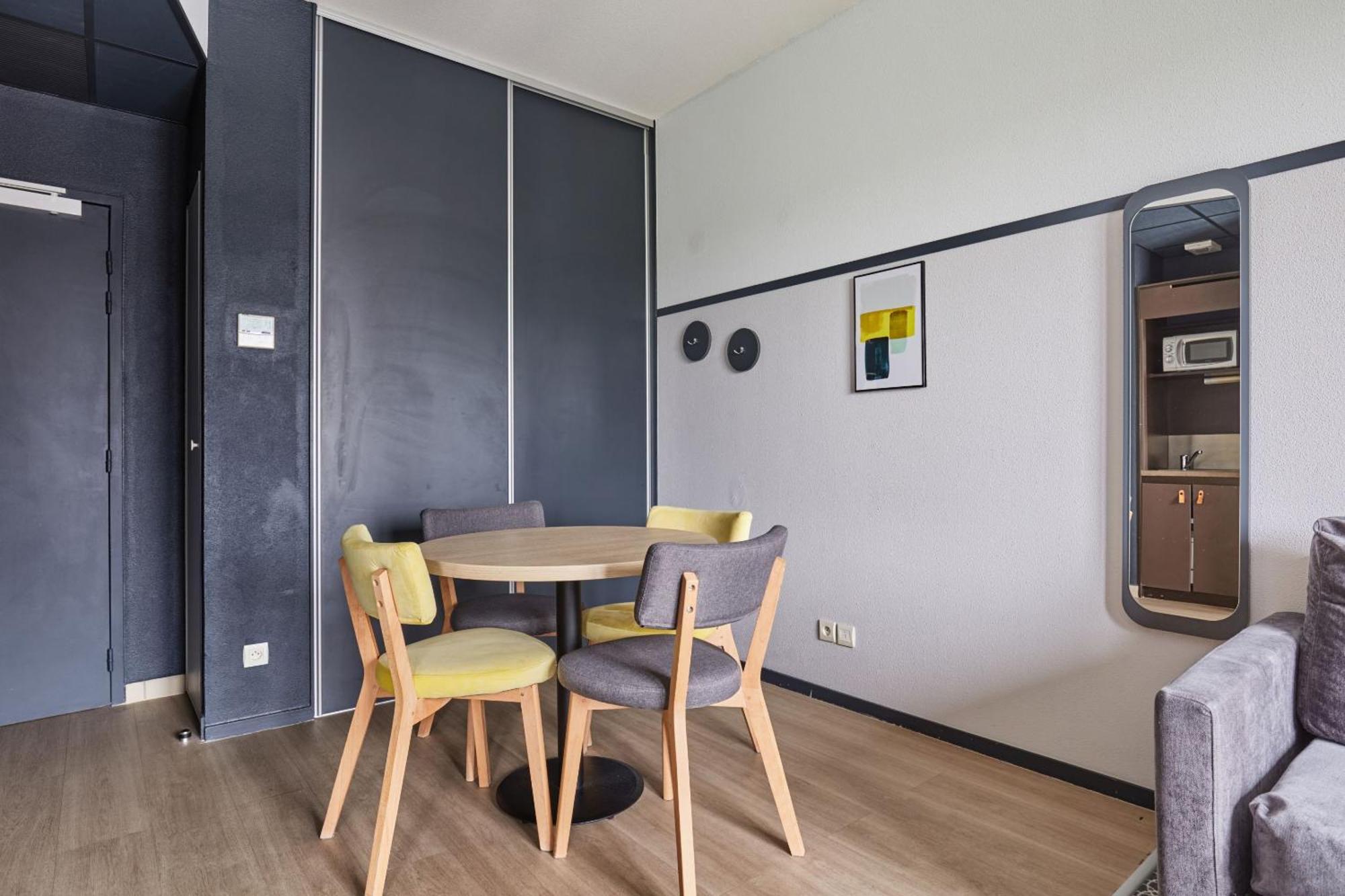 Appart'Hotel Odalys City - Bioparc Lyon Est Luaran gambar