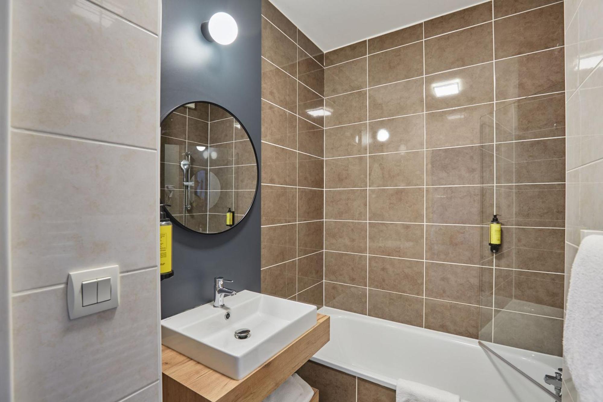 Appart'Hotel Odalys City - Bioparc Lyon Est Luaran gambar